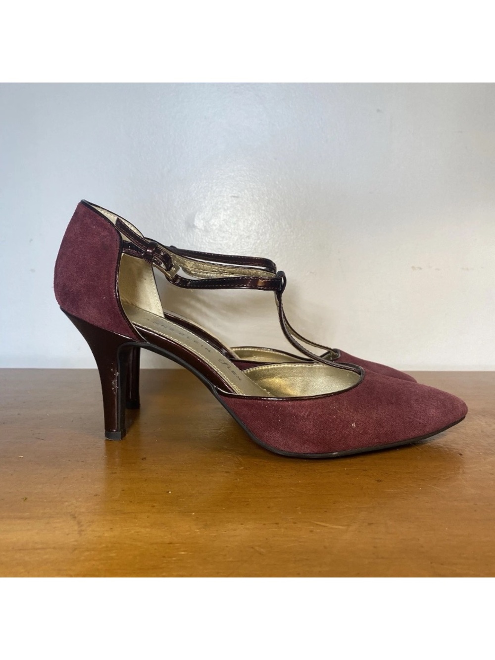Anne Klein Size 7.5 Akyatima Flex Burgundy Suede Red Pumps Heels Ankle Strap
